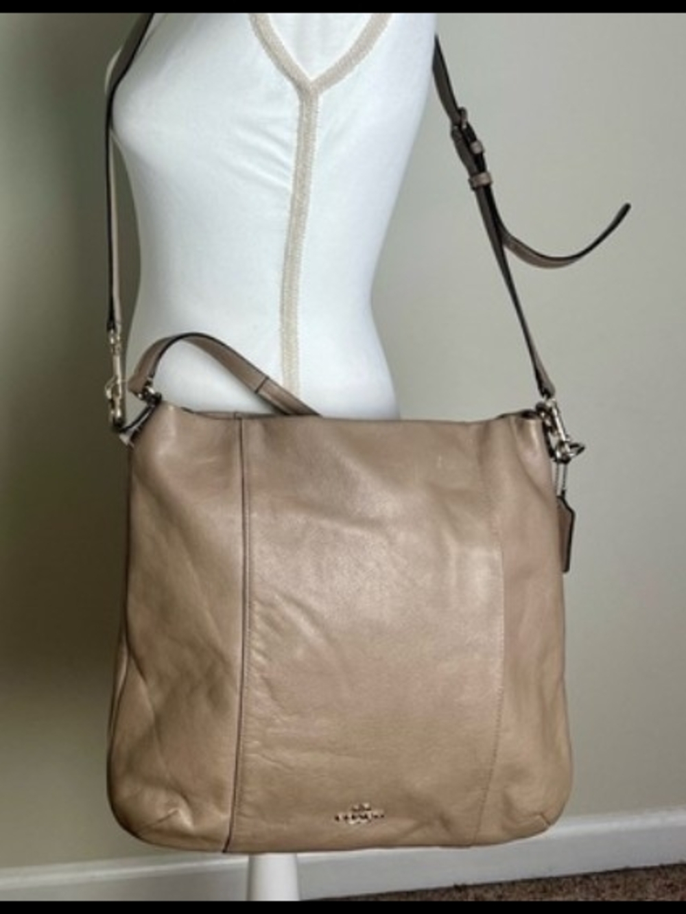 COACH 🐎 Pebbled Leather Light Brown Hobo Shoulder Bag! No Call Outs! - Picture 2 of 7